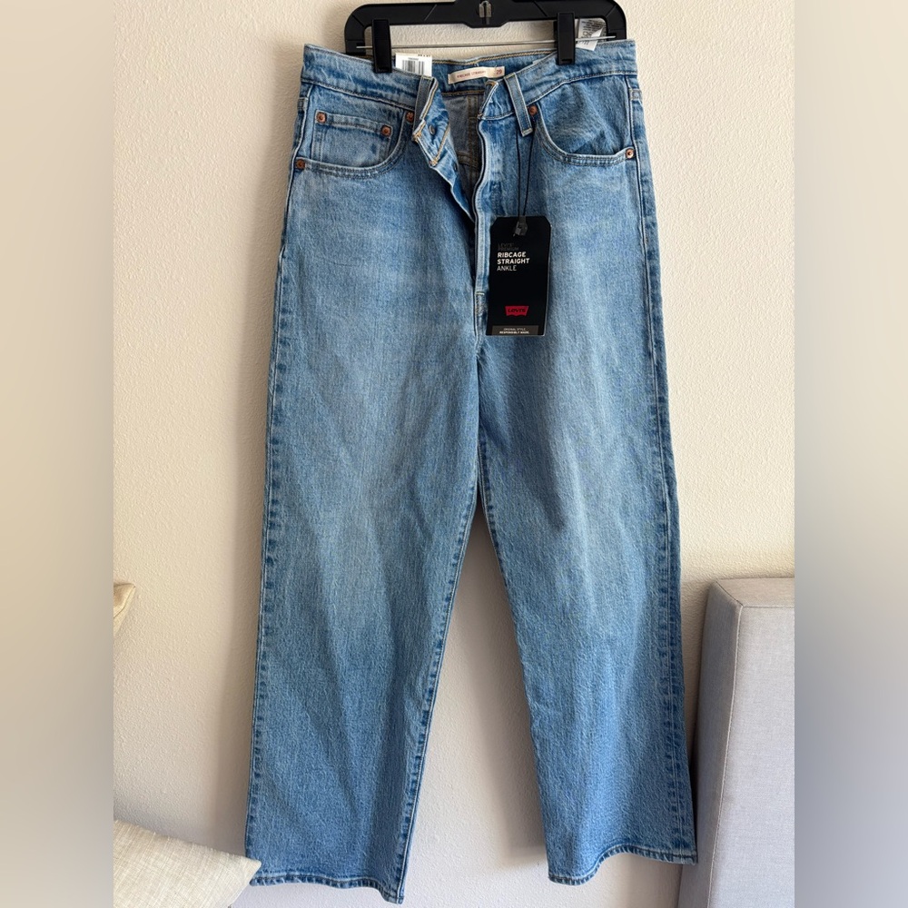 Levi's Women's Ribcage Straight